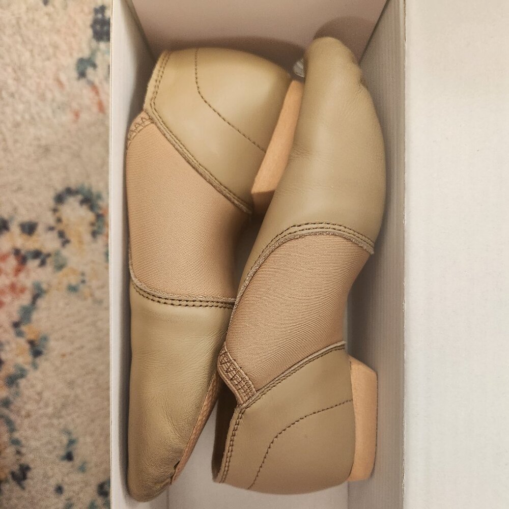 Stelle Jazz Shoes for Girls or Boys sz 11ML Tan